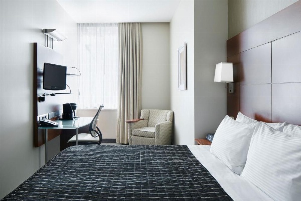 River Hotel image 12