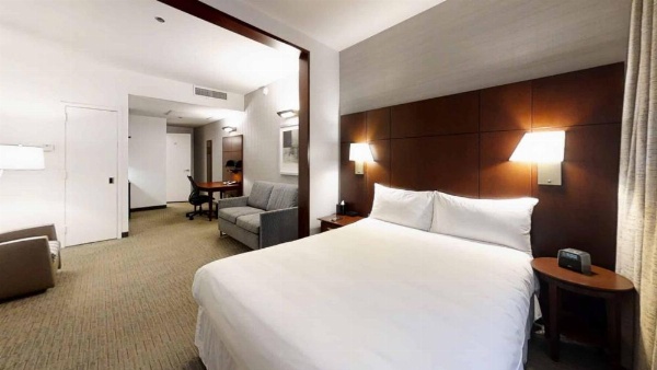 River Hotel image 15